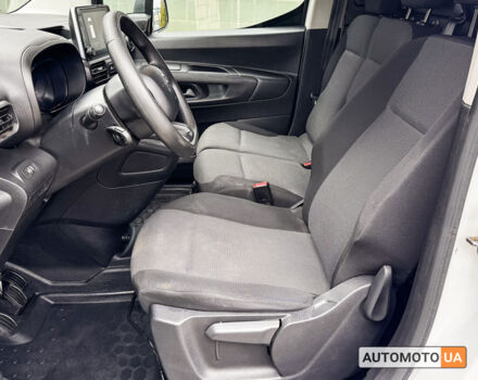 Белый Ситроен Берлинго, объемом двигателя 1.6 л и пробегом 157 тыс. км за 16797 $, фото 9 на Automoto.ua