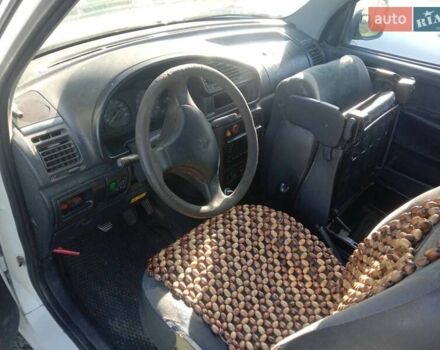 Білий Сітроен Берлінго, об'ємом двигуна 1.6 л та пробігом 330 тис. км за 1750 $, фото 11 на Automoto.ua