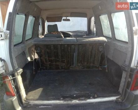 Білий Сітроен Берлінго, об'ємом двигуна 1.6 л та пробігом 330 тис. км за 1750 $, фото 9 на Automoto.ua