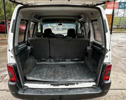 Белый Ситроен Берлинго, объемом двигателя 1.87 л и пробегом 301 тыс. км за 2250 $, фото 11 на Automoto.ua