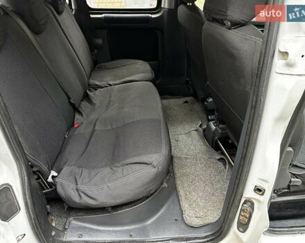 Белый Ситроен Берлинго, объемом двигателя 1.87 л и пробегом 301 тыс. км за 2250 $, фото 13 на Automoto.ua