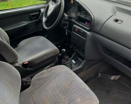 Белый Ситроен Берлинго, объемом двигателя 1.87 л и пробегом 300 тыс. км за 2550 $, фото 7 на Automoto.ua