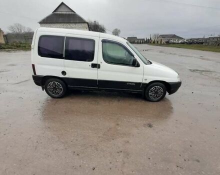 Белый Ситроен Берлинго, объемом двигателя 1.87 л и пробегом 300 тыс. км за 2550 $, фото 4 на Automoto.ua