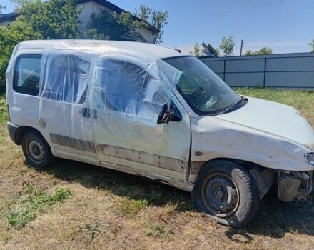 Ситроен Берлинго 2001 в Кицмане на Automoto.ua Белый Ситроен Берлинго, объемом двигателя 0 л и пробегом 380 тыс. км за 1200 $, фото 7 на Automoto.ua