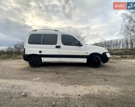 Белый Ситроен Берлинго, объемом двигателя 2 л и пробегом 410 тыс. км за 3500 $, фото 5 на Automoto.ua