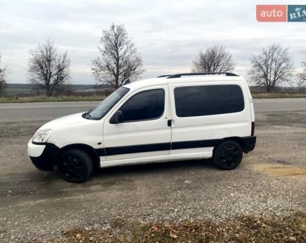 Белый Ситроен Берлинго, объемом двигателя 2 л и пробегом 410 тыс. км за 3500 $, фото 2 на Automoto.ua