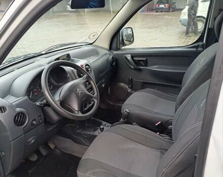 Белый Ситроен Берлинго, объемом двигателя 2 л и пробегом 176 тыс. км за 3999 $, фото 9 на Automoto.ua