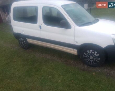 Белый Ситроен Берлинго, объемом двигателя 2 л и пробегом 220 тыс. км за 2950 $, фото 5 на Automoto.ua