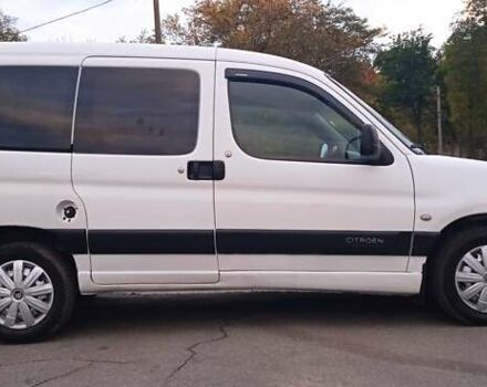 Ситроен Берлинго 2003 в Славуте на Automoto.ua Белый Ситроен Берлинго, объемом двигателя 1.9 л и пробегом 300 тыс. км за 3680 $, фото 1 на Automoto.ua