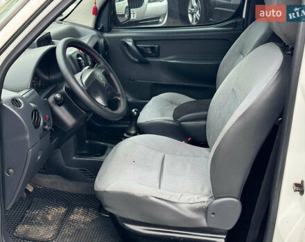 Белый Ситроен Берлинго, объемом двигателя 2 л и пробегом 410 тыс. км за 3990 $, фото 10 на Automoto.ua