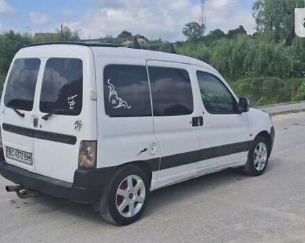 Белый Ситроен Берлинго, объемом двигателя 1.6 л и пробегом 410 тыс. км за 2999 $, фото 4 на Automoto.ua