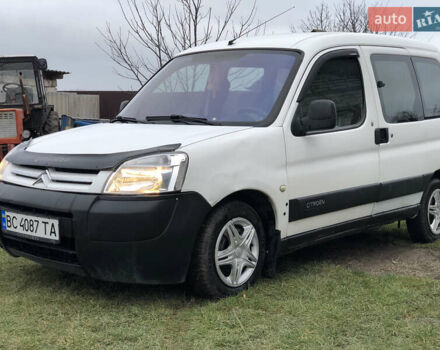 Белый Ситроен Берлинго, объемом двигателя 1.87 л и пробегом 344 тыс. км за 3299 $, фото 2 на Automoto.ua