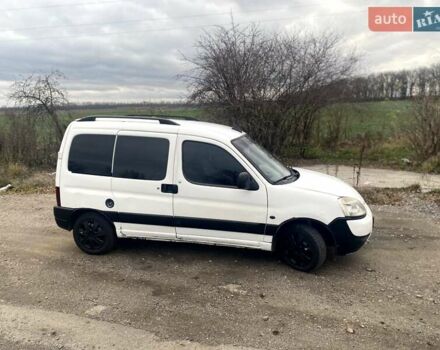 Белый Ситроен Берлинго, объемом двигателя 2 л и пробегом 410 тыс. км за 3500 $, фото 3 на Automoto.ua