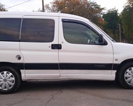 Білий Сітроен Берлінго, об'ємом двигуна 1.9 л та пробігом 300 тис. км за 3680 $, фото 1 на Automoto.ua