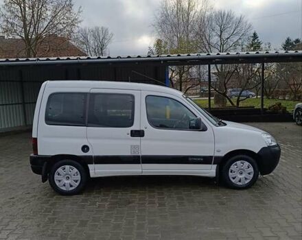 Белый Ситроен Берлинго, объемом двигателя 2 л и пробегом 176 тыс. км за 3999 $, фото 3 на Automoto.ua