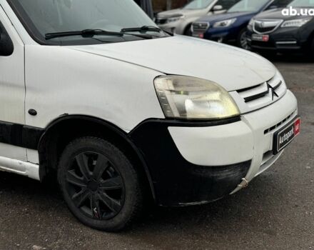 Белый Ситроен Берлинго, объемом двигателя 2 л и пробегом 410 тыс. км за 3990 $, фото 3 на Automoto.ua