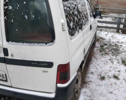 Білий Сітроен Берлінго, об'ємом двигуна 2 л та пробігом 400 тис. км за 1183 $, фото 1 на Automoto.ua