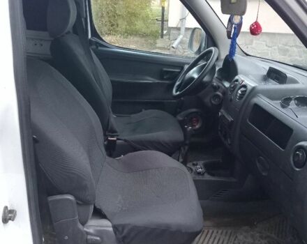 Белый Ситроен Берлинго, объемом двигателя 1.9 л и пробегом 300 тыс. км за 2000 $, фото 2 на Automoto.ua