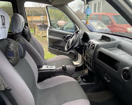 Белый Ситроен Берлинго, объемом двигателя 2 л и пробегом 315 тыс. км за 3250 $, фото 6 на Automoto.ua