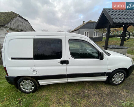 Белый Ситроен Берлинго, объемом двигателя 2 л и пробегом 315 тыс. км за 3250 $, фото 11 на Automoto.ua