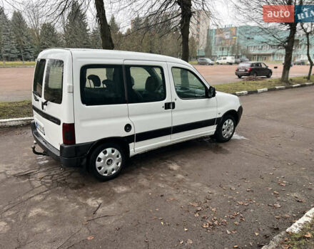 Белый Ситроен Берлинго, объемом двигателя 1.9 л и пробегом 210 тыс. км за 3800 $, фото 13 на Automoto.ua