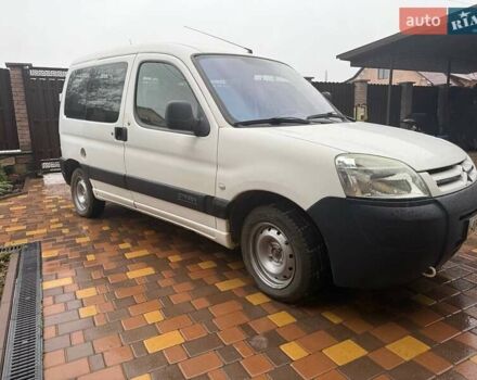 Белый Ситроен Берлинго, объемом двигателя 1.9 л и пробегом 170 тыс. км за 3800 $, фото 1 на Automoto.ua