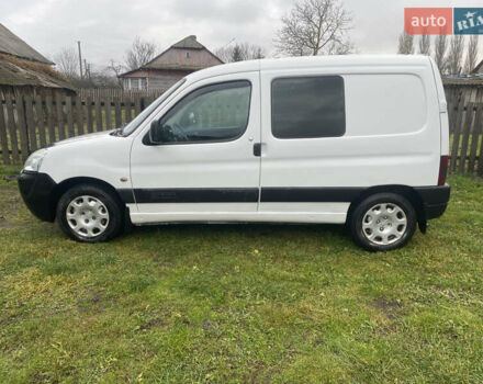 Белый Ситроен Берлинго, объемом двигателя 2 л и пробегом 315 тыс. км за 3250 $, фото 8 на Automoto.ua