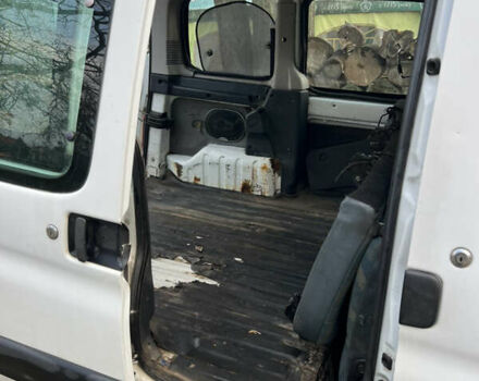 Белый Ситроен Берлинго, объемом двигателя 1.9 л и пробегом 200 тыс. км за 1950 $, фото 4 на Automoto.ua