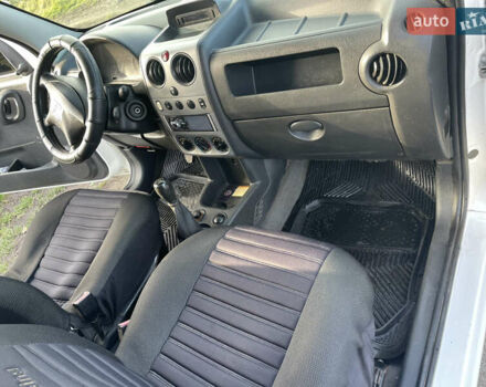 Белый Ситроен Берлинго, объемом двигателя 2 л и пробегом 263 тыс. км за 4400 $, фото 16 на Automoto.ua