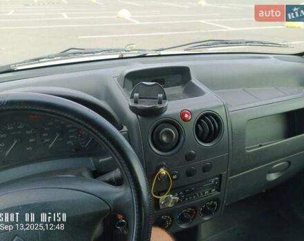 Белый Ситроен Берлинго, объемом двигателя 1.4 л и пробегом 443 тыс. км за 2700 $, фото 4 на Automoto.ua