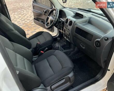 Белый Ситроен Берлинго, объемом двигателя 2 л и пробегом 345 тыс. км за 2999 $, фото 8 на Automoto.ua