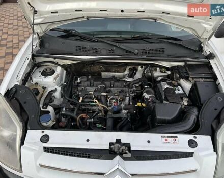 Белый Ситроен Берлинго, объемом двигателя 2 л и пробегом 345 тыс. км за 2999 $, фото 16 на Automoto.ua