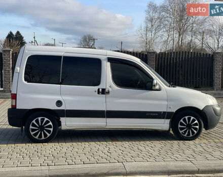 Белый Ситроен Берлинго, объемом двигателя 2 л и пробегом 263 тыс. км за 4400 $, фото 7 на Automoto.ua