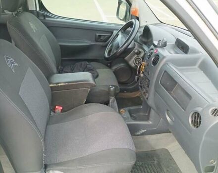 Белый Ситроен Берлинго, объемом двигателя 1.4 л и пробегом 443 тыс. км за 2700 $, фото 6 на Automoto.ua