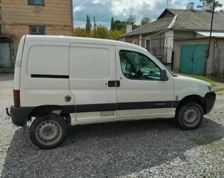 Белый Ситроен Берлинго, объемом двигателя 1.9 л и пробегом 300 тыс. км за 3490 $, фото 1 на Automoto.ua