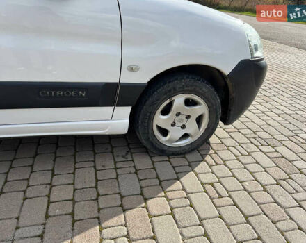 Ситроен Берлинго 2006 в Стрые на Automoto.ua Белый Ситроен Берлинго, объемом двигателя 1.9 л и пробегом 246 тыс. км за 4100 $, фото 26 на Automoto.ua