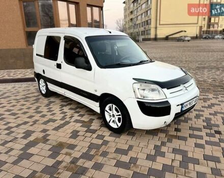 Белый Ситроен Берлинго, объемом двигателя 2 л и пробегом 345 тыс. км за 2999 $, фото 1 на Automoto.ua