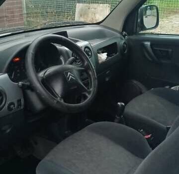 Білий Сітроен Берлінго, об'ємом двигуна 2 л та пробігом 362 тис. км за 4400 $, фото 3 на Automoto.ua