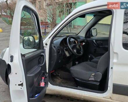 Білий Сітроен Берлінго, об'ємом двигуна 1.56 л та пробігом 294 тис. км за 2900 $, фото 7 на Automoto.ua
