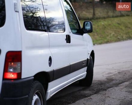 Белый Ситроен Берлинго, объемом двигателя 1.6 л и пробегом 260 тыс. км за 3300 $, фото 7 на Automoto.ua