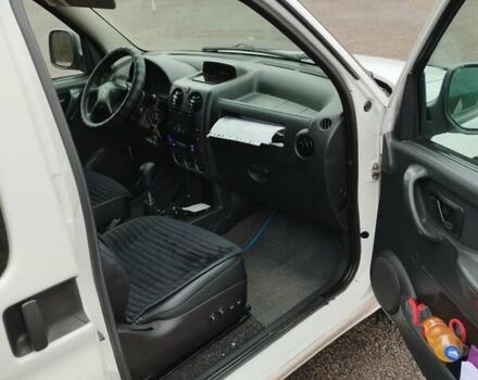 Білий Сітроен Берлінго, об'ємом двигуна 2 л та пробігом 151 тис. км за 4200 $, фото 5 на Automoto.ua