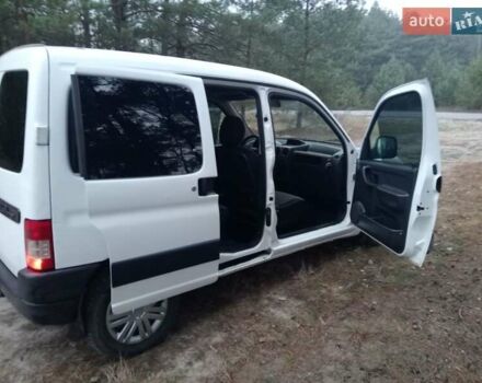 Белый Ситроен Берлинго, объемом двигателя 2 л и пробегом 257 тыс. км за 3700 $, фото 10 на Automoto.ua