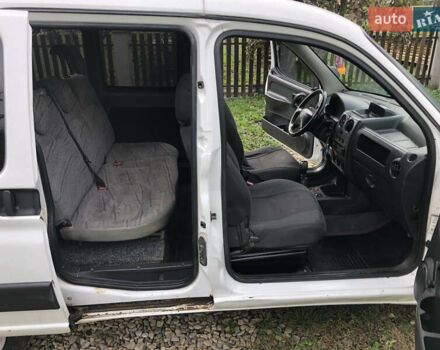 Белый Ситроен Берлинго, объемом двигателя 1.56 л и пробегом 356 тыс. км за 2700 $, фото 5 на Automoto.ua