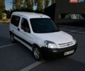 Белый Ситроен Берлинго, объемом двигателя 1.6 л и пробегом 300 тыс. км за 4000 $, фото 1 на Automoto.ua