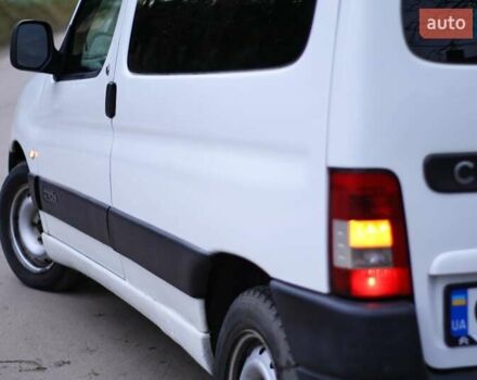 Белый Ситроен Берлинго, объемом двигателя 1.6 л и пробегом 260 тыс. км за 3300 $, фото 2 на Automoto.ua