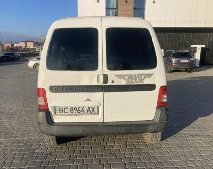 Белый Ситроен Берлинго, объемом двигателя 1.6 л и пробегом 297 тыс. км за 2300 $, фото 4 на Automoto.ua