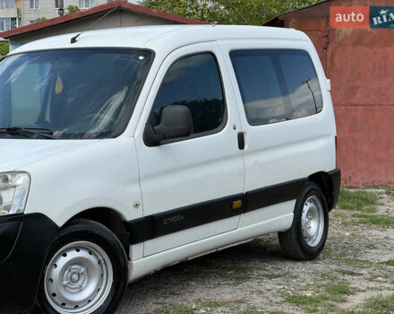 Белый Ситроен Берлинго, объемом двигателя 1.6 л и пробегом 286 тыс. км за 3590 $, фото 3 на Automoto.ua