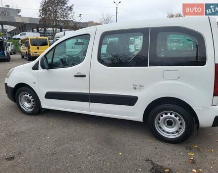 Белый Ситроен Берлинго, объемом двигателя 1.6 л и пробегом 237 тыс. км за 5999 $, фото 72 на Automoto.ua