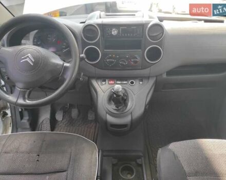 Белый Ситроен Берлинго, объемом двигателя 1.56 л и пробегом 291 тыс. км за 3900 $, фото 9 на Automoto.ua