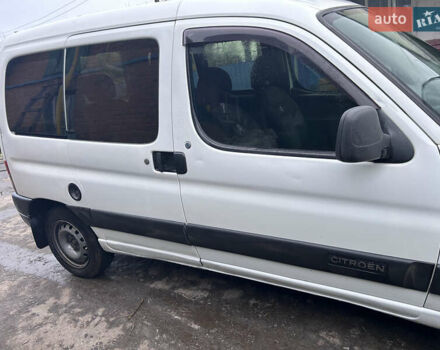 Белый Ситроен Берлинго, объемом двигателя 1.56 л и пробегом 313 тыс. км за 3400 $, фото 7 на Automoto.ua